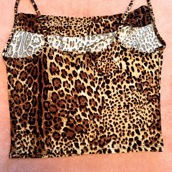 EUC(worn 1x) Forever 21 Cowl Neck Cheetah Print Crop Top - Picture 3 of 4